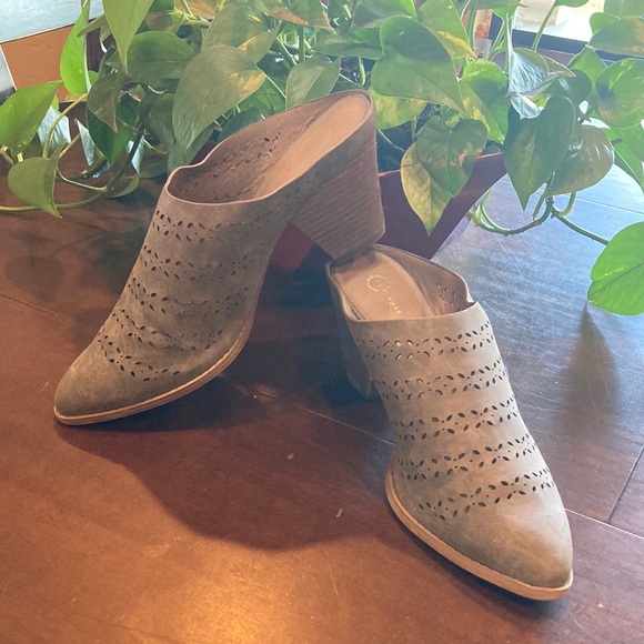 Shoes - Size 9 Taupe Heeled Mules (ABBA)